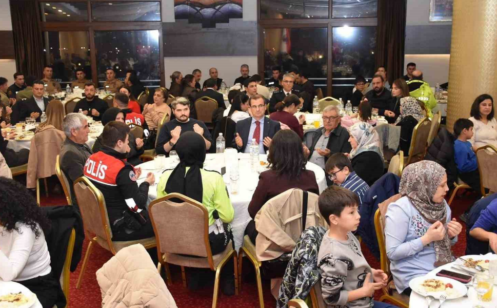 Salihli'de şehit aileleri ve gaziler için iftar programı düzenlendi