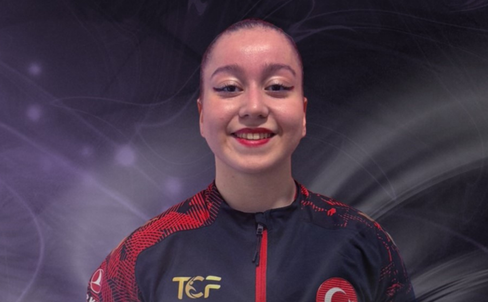 Eylül Naz Aygör Prag’da kürsüye çıktı