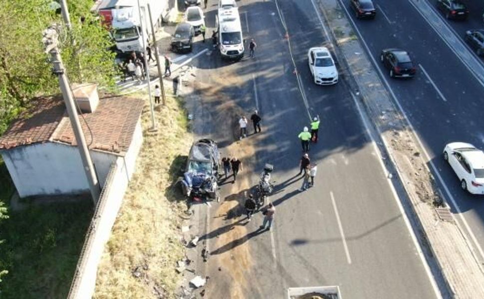Freni patlayan TIR 9 araca çarptı: Ölü ve yaralılar var