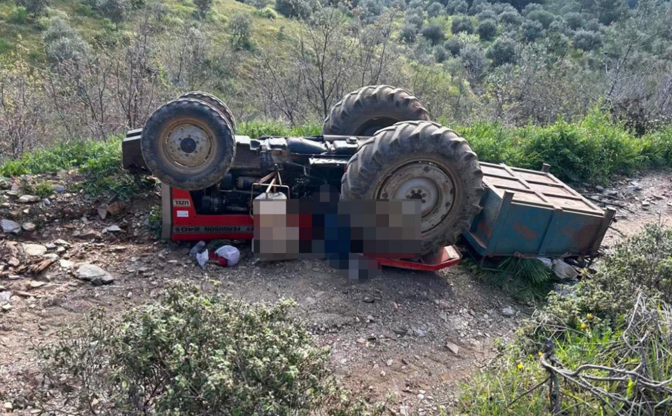 Manisa’da traktör devrildi, 3 kişi hayatını kaybetti