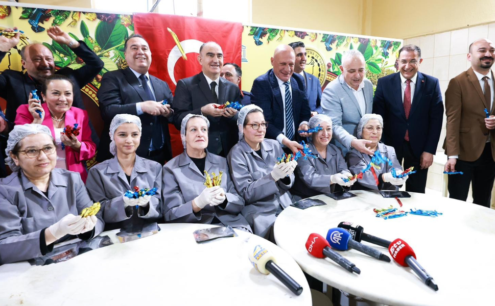 Halka saçılacak 10 ton mesir macunu dualarla hazırlandı