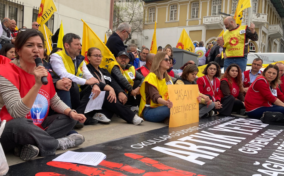 Manisa'da eğitimciler sokağa indi