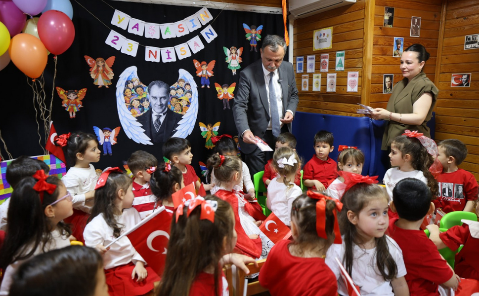 Başkan Balaban miniklerin bayramını kutladı