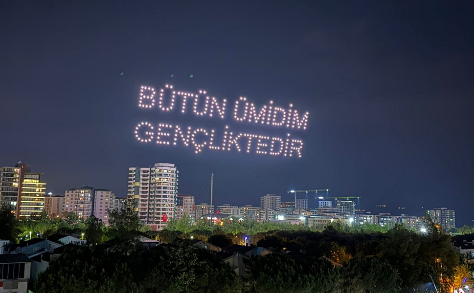 Manisa’da 19 Mayıs kutlamasında drone gösterisi büyüledi