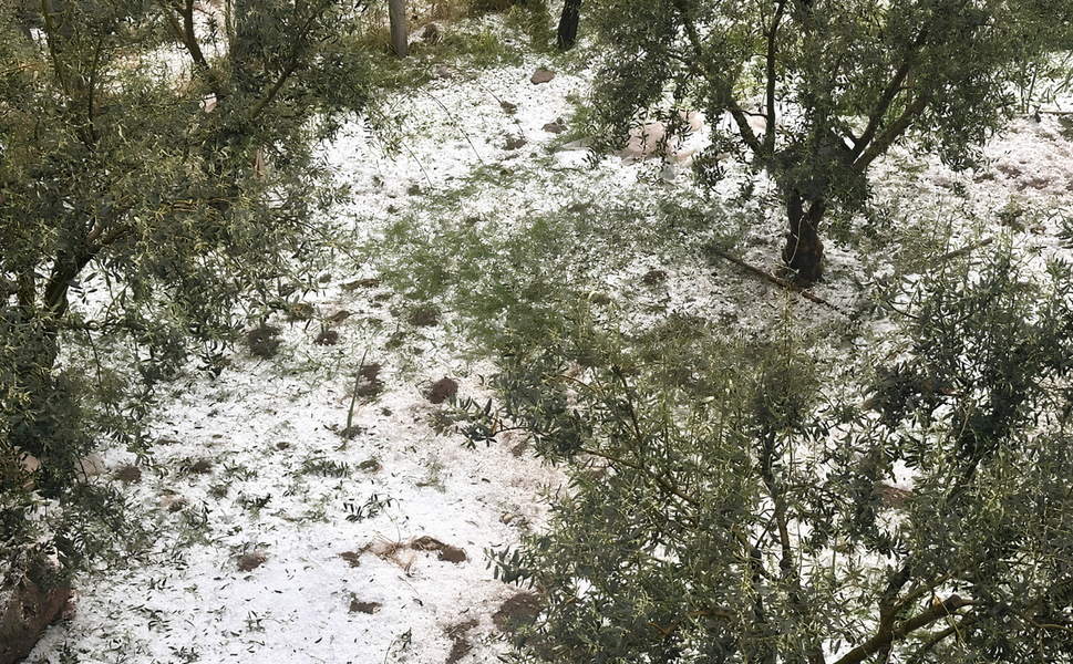 Sağanak ve dolu Manisa Demirci’yi olumsuz etkiledi