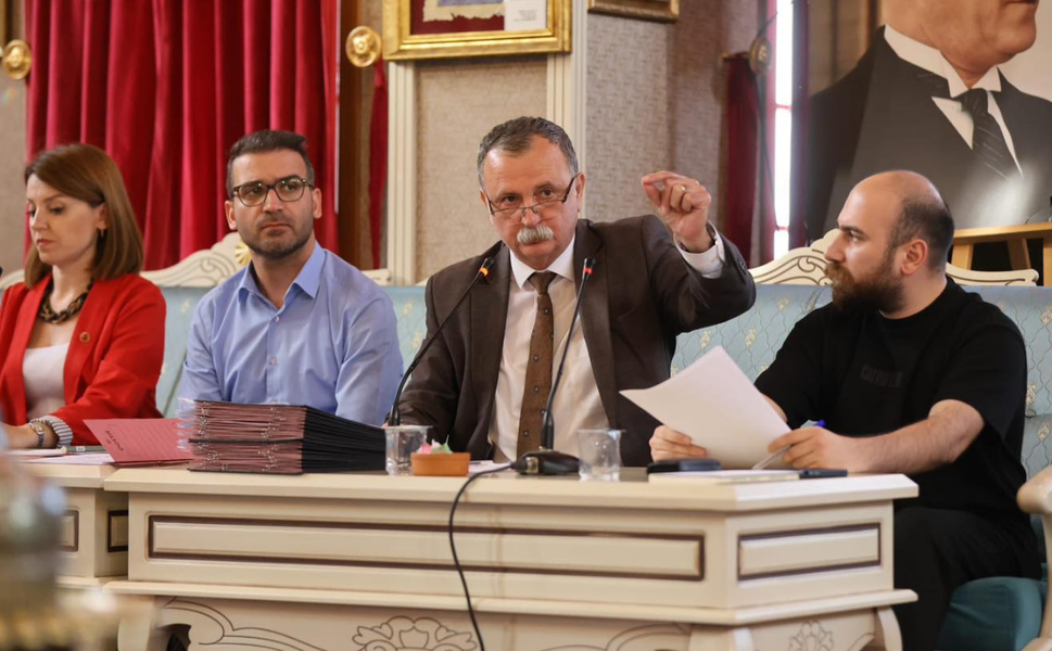 Başkan Balaban: Burası sadece el kaldırılıp indirilen bir yer değil