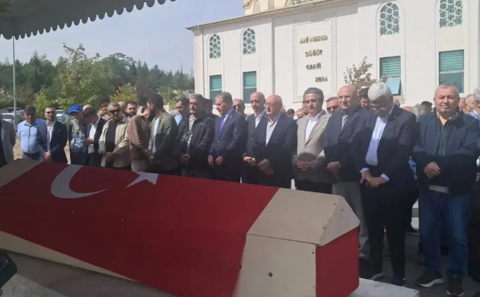 AYM önündeki eylemde yaşamını yitirmişti: Emekli polis Ali Şekeroğlu toprağa verildi