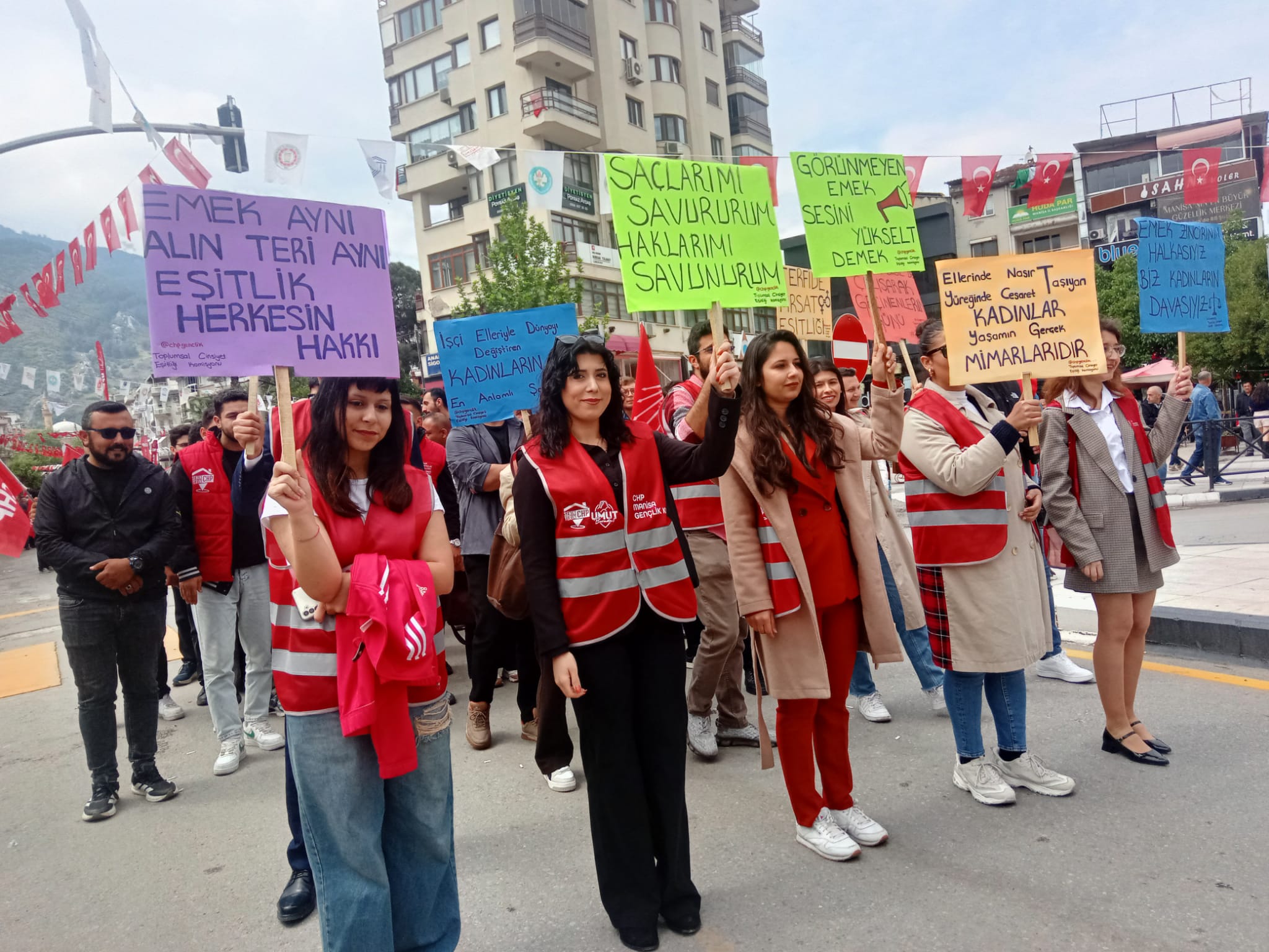 Manisa'da 1 mayıs işçi bayramı kutlandı