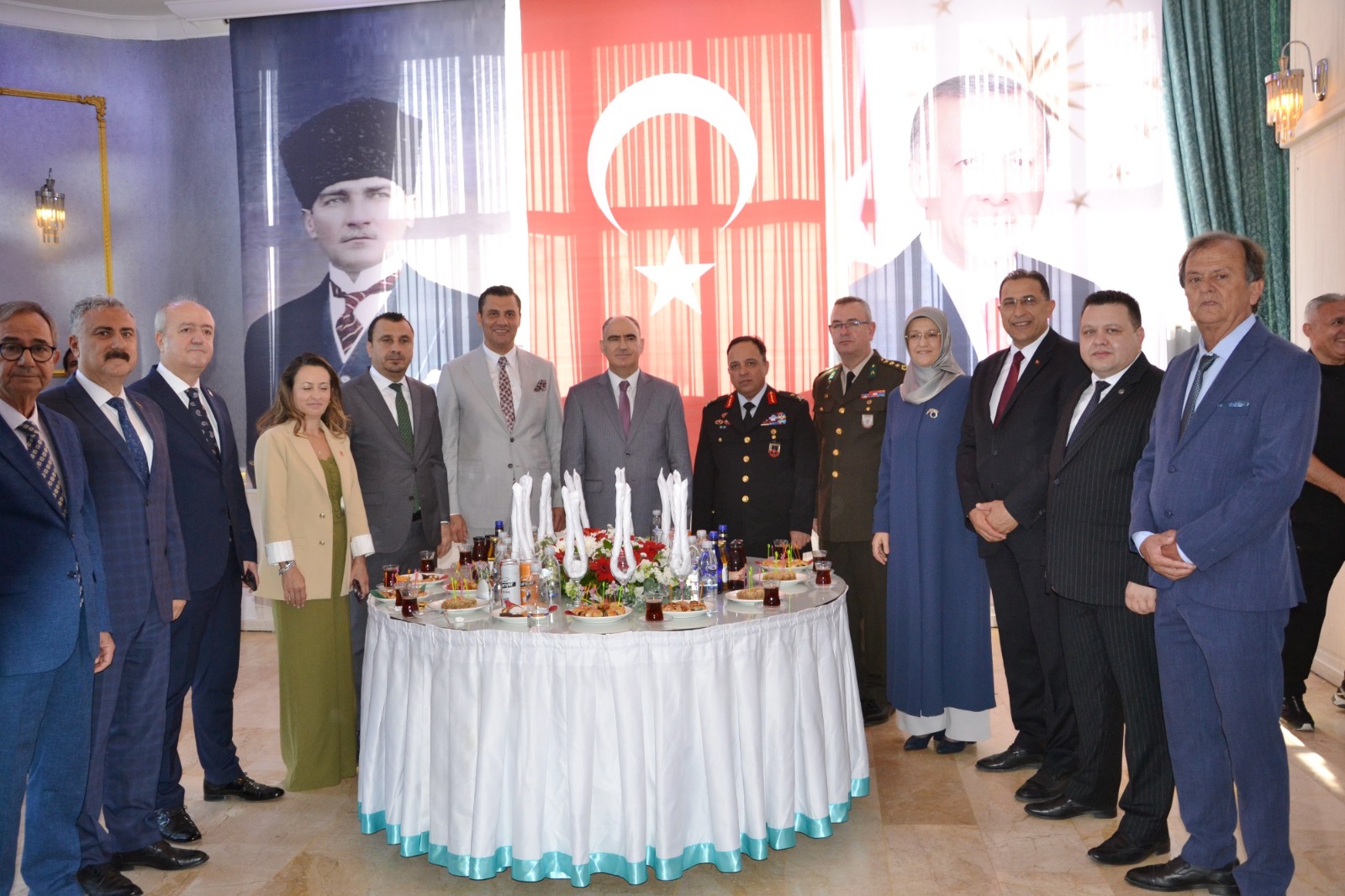 Manisa protokolü bayramlaştı-1