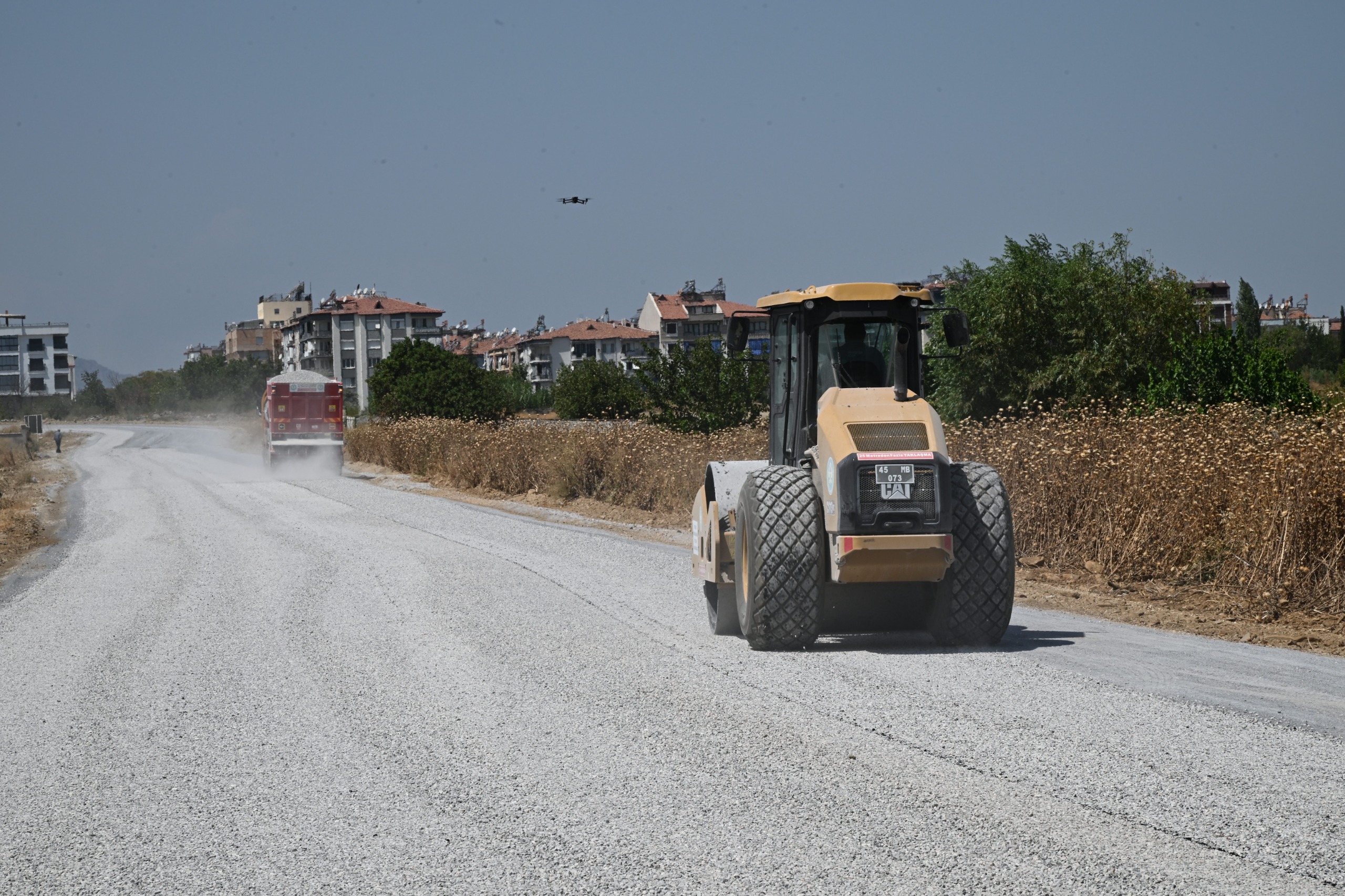 Büyükşehir Salihli’de Yolu Olması Gereken Yere Taşıdı (5)
