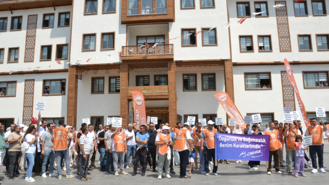 Yunusemre Belediyesi’nde Memurlar Iş Bıraktı Sosyal Denge Tazminatı Haktır, Lütuf Değil! (2)