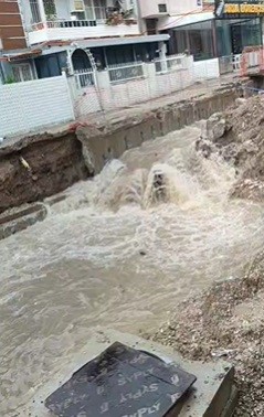 esnaf ve vatandaşlar zor anlar yaşadı