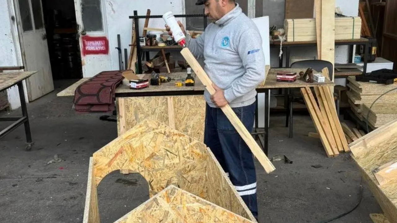 Başkan Dutlulu'dan Hayvan Barınağına Kulübe Desteği (1)