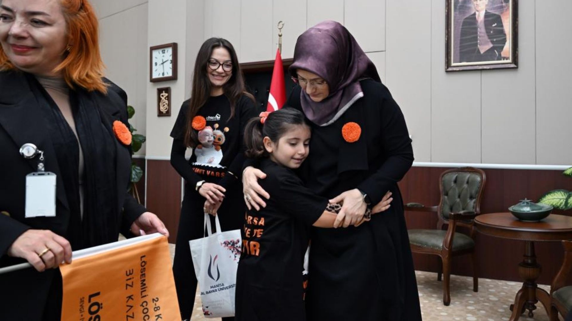 Lösev’den Anlamlı Ziyaret Turuncu Renkle Lösemiye Dikkat Çekildi (1)