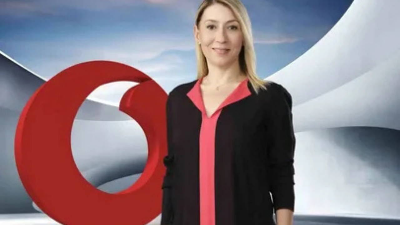 Demet Evgâr 'Vodafone Kırmızı Işık' Uygulamasıyla Şiddete Dur Dedi (1)