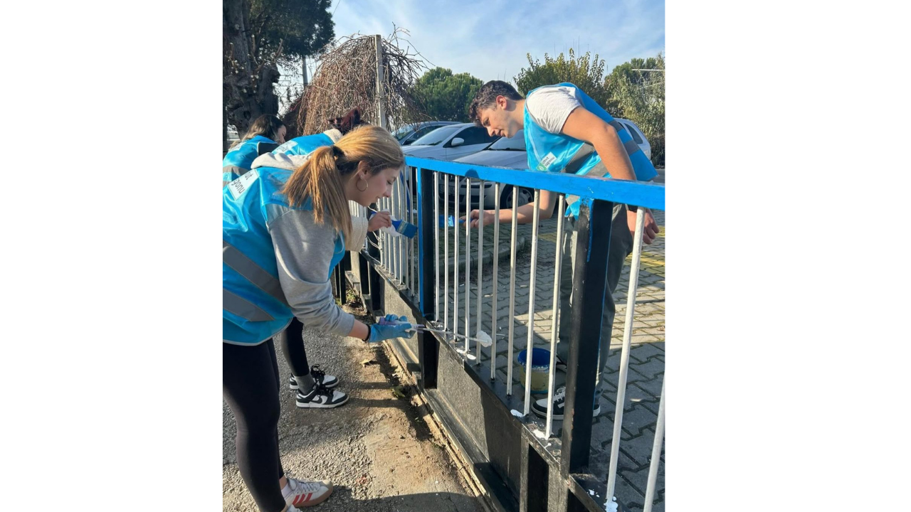 Mcbü'lü Gençlerden Renkli Dokunuş