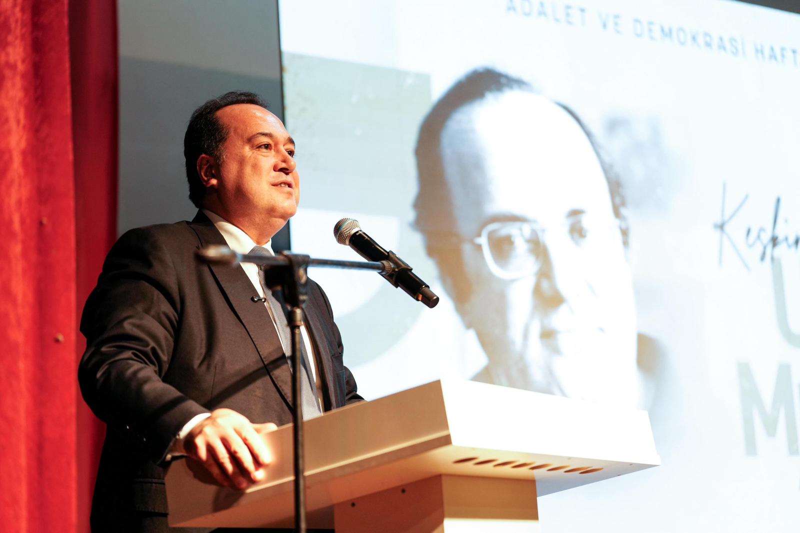 Gazeteciliğin Keskin Kalemi Uğur Mumcu Anıldı (14)