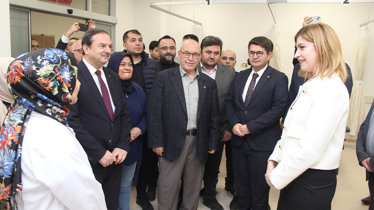 Kula’da Esnaf Desteğiyle Kurulan Fizik Tedavi Servisi 14 Bin Seansa Ulaştı