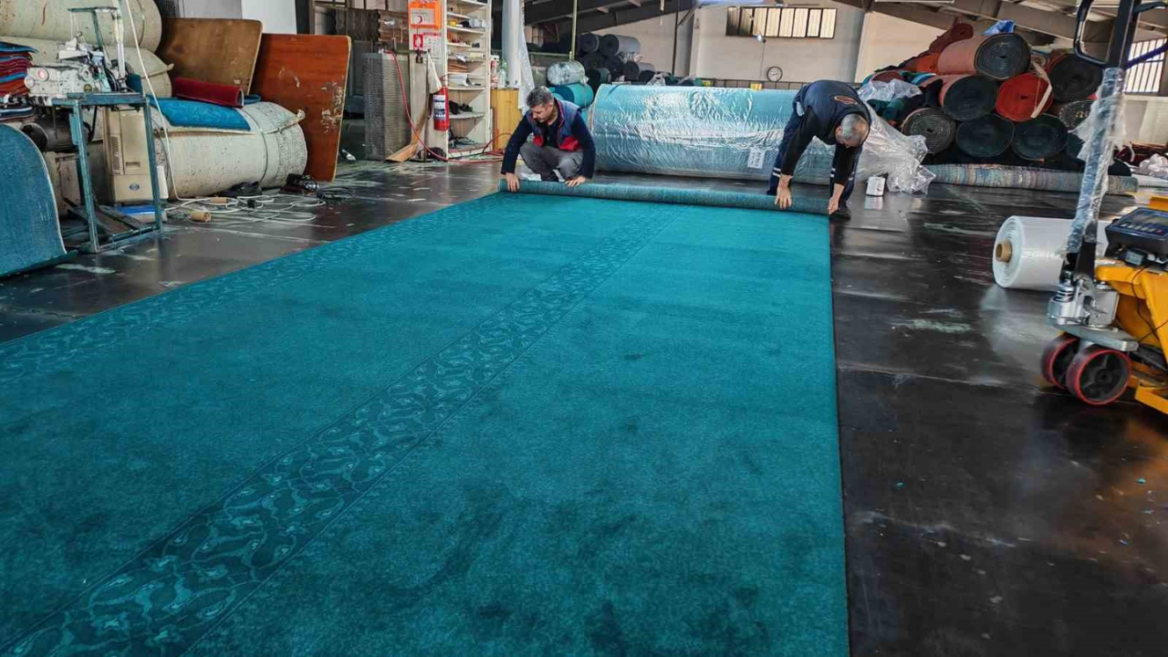 Tokyo Camii’nin Halıları 26 Yıl Sonra Demirci’de Yeniden Dokundu (1)