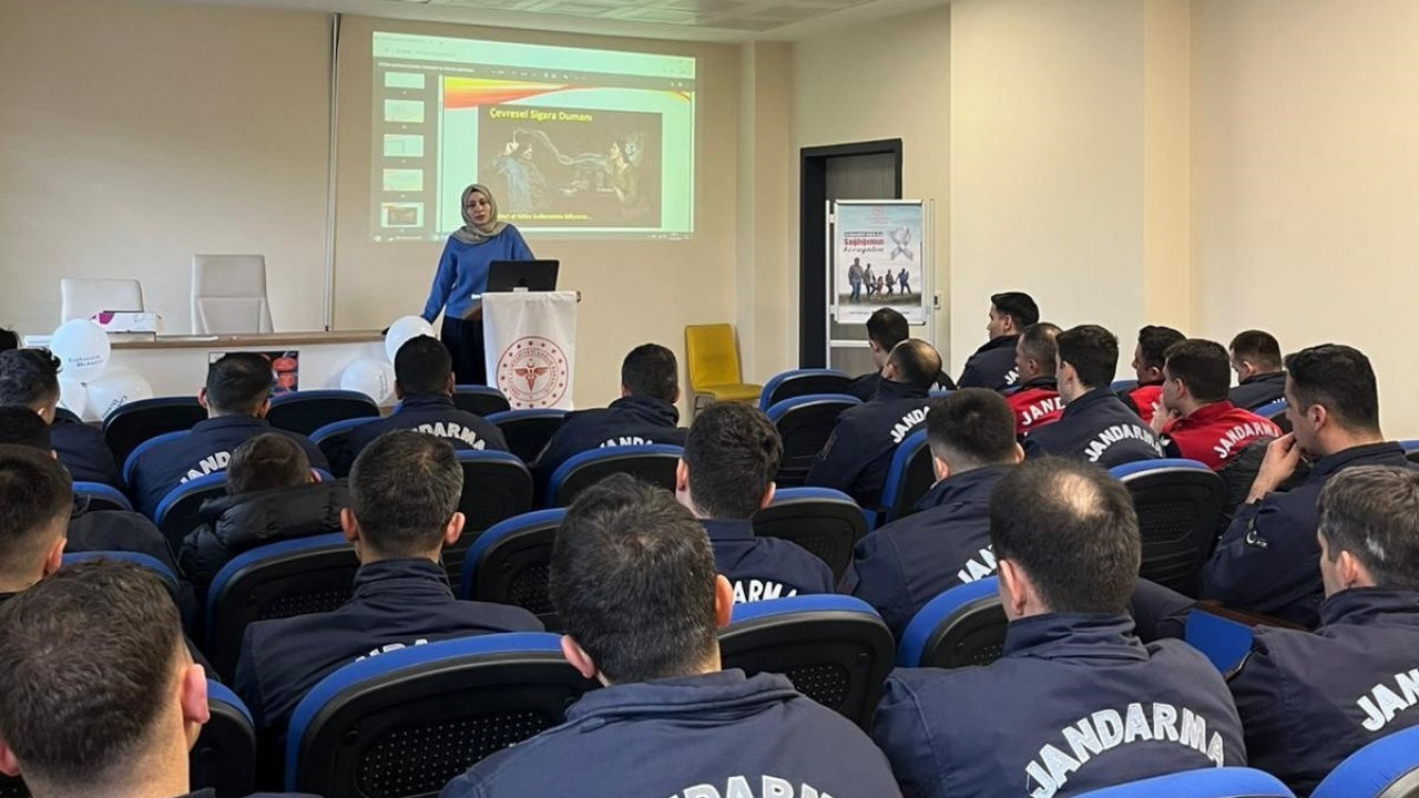 Alaşehir'de Jandarmadan Toplu Sigarayı Bırakma Adımı (1)