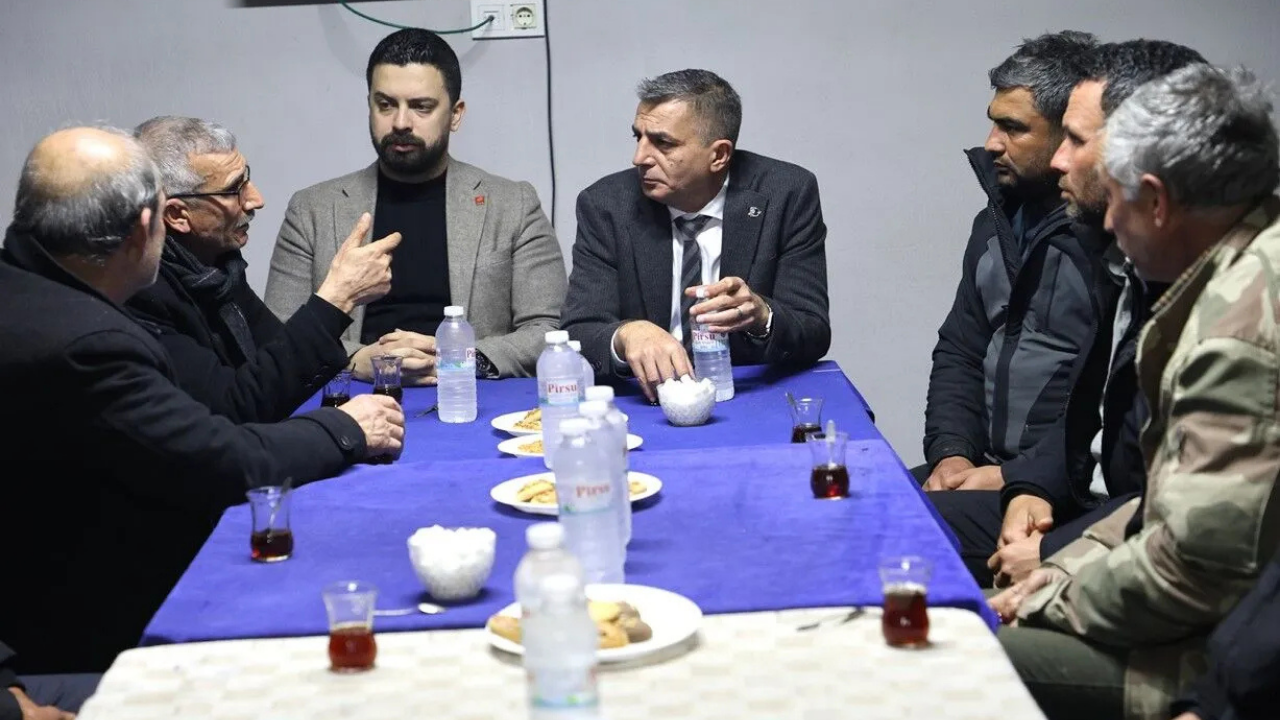 Hakan Şimşek Şehzadeler’de Mahalle Ziyaretlerini Sürdürüyor (1)