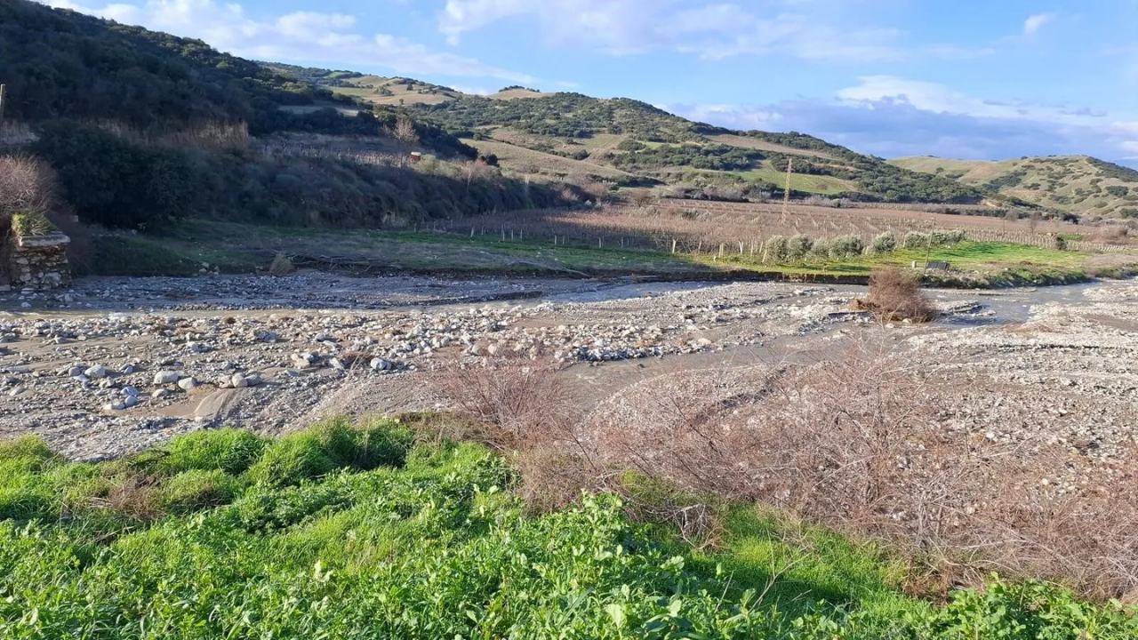 Manisa'da Sağanak Yağış Tarım Arazilerini Sular Altında Bıraktı (1)