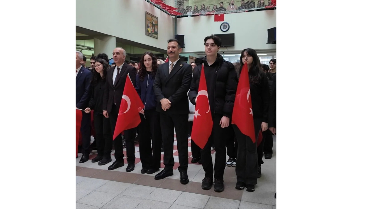 Manisa'da Yeni Dönem ''Bayrak Sevgisi'' Temasıyla Başladı (2)