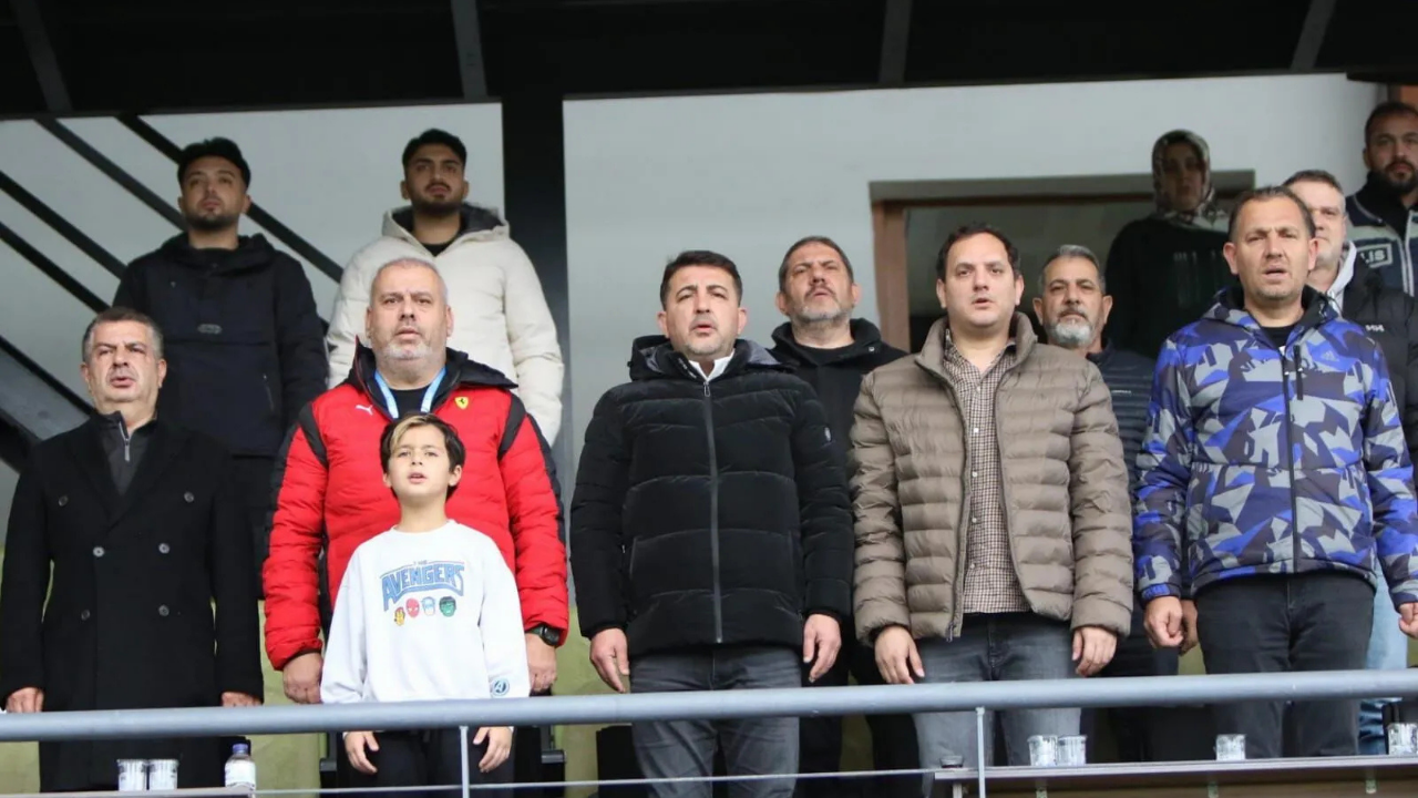 Manisaspor Evinde Şv Yaptı7