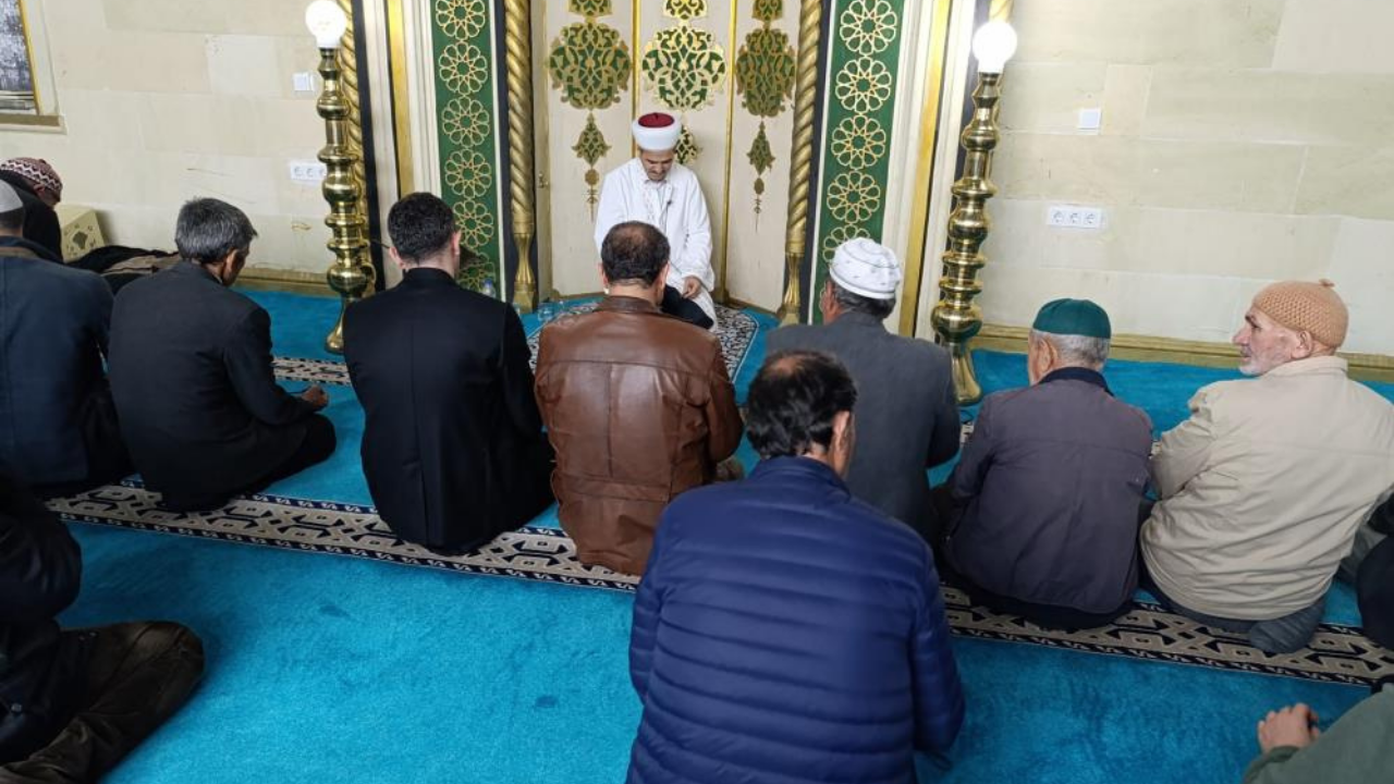 Selendi’de Kadir Gecesi coşkusu: Camiler doldu taştı-1