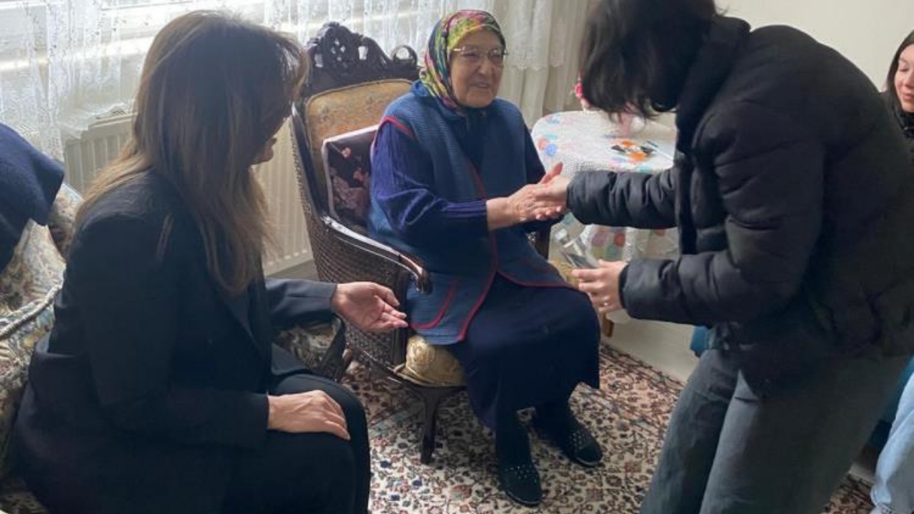 Manisa’da Nesiller Arası Bayram Sevinci-1