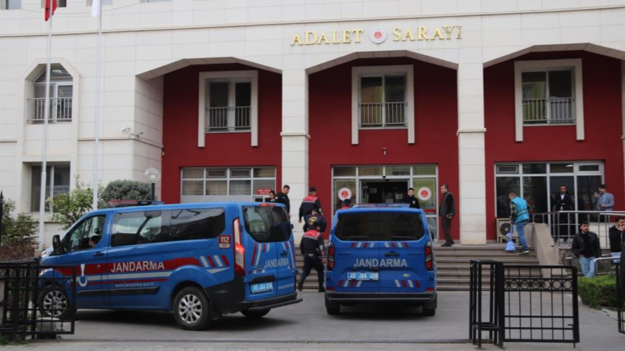 Manisa'da 4 Aile Ferdini Öldüren Şüpheli Adliyeye Sevk Edildi1