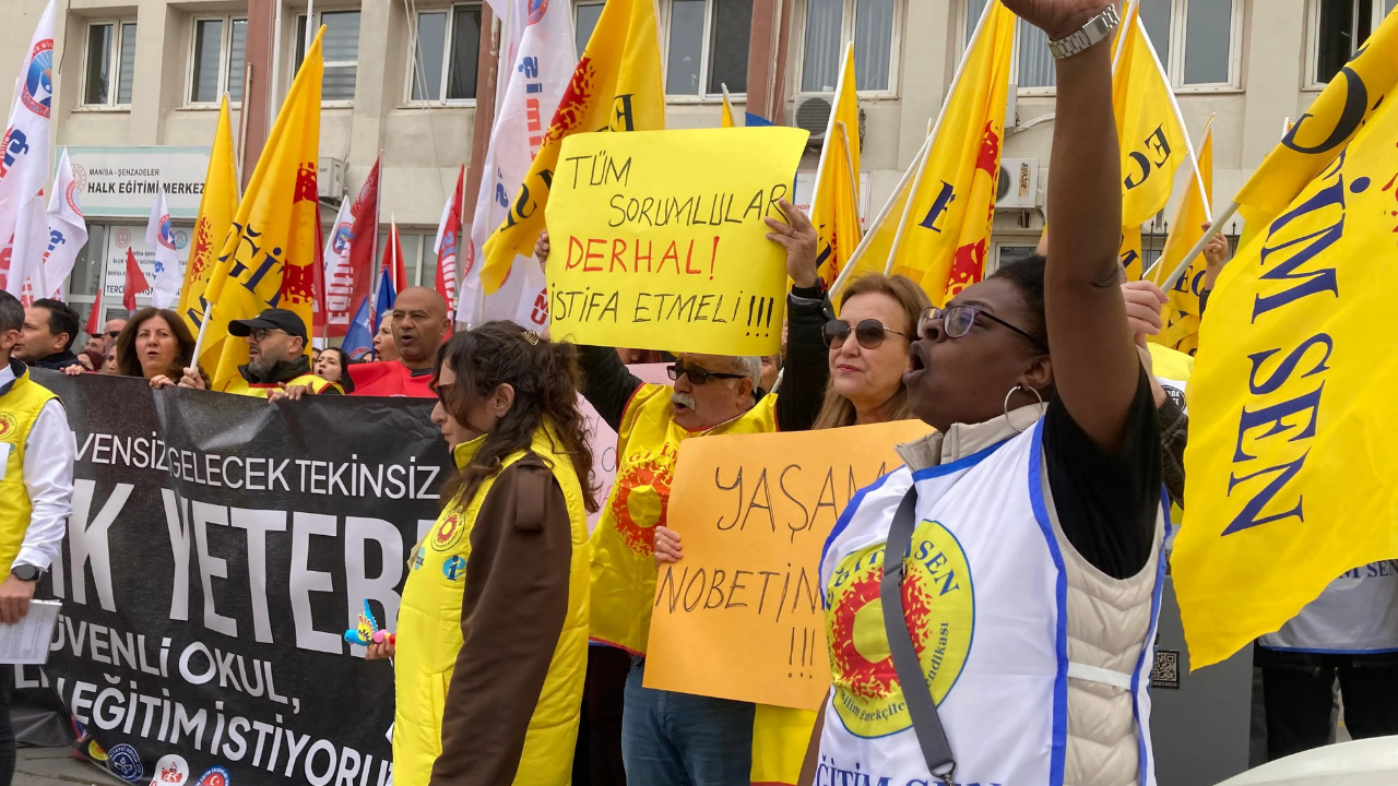 Manisa'da Eğitimciler Sokağa Indi (1)
