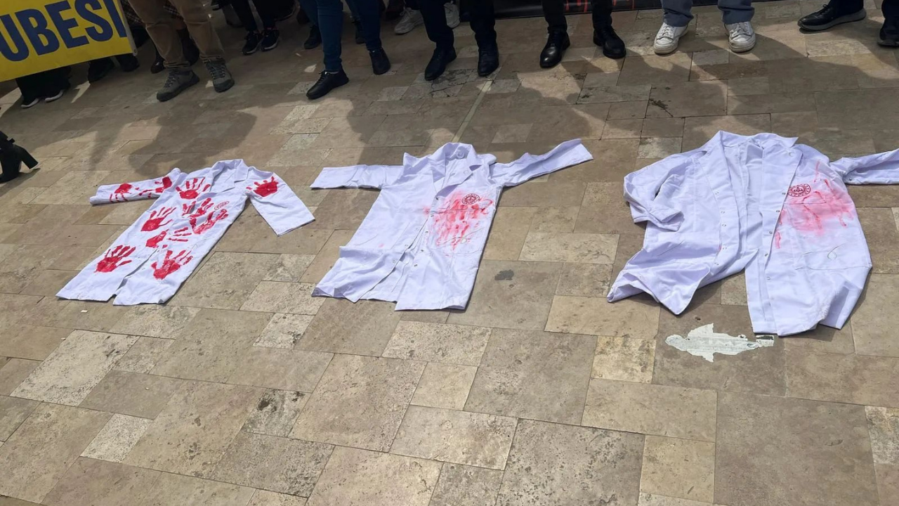 Manisa'da Eğitimciler Sokağa Indi (2)