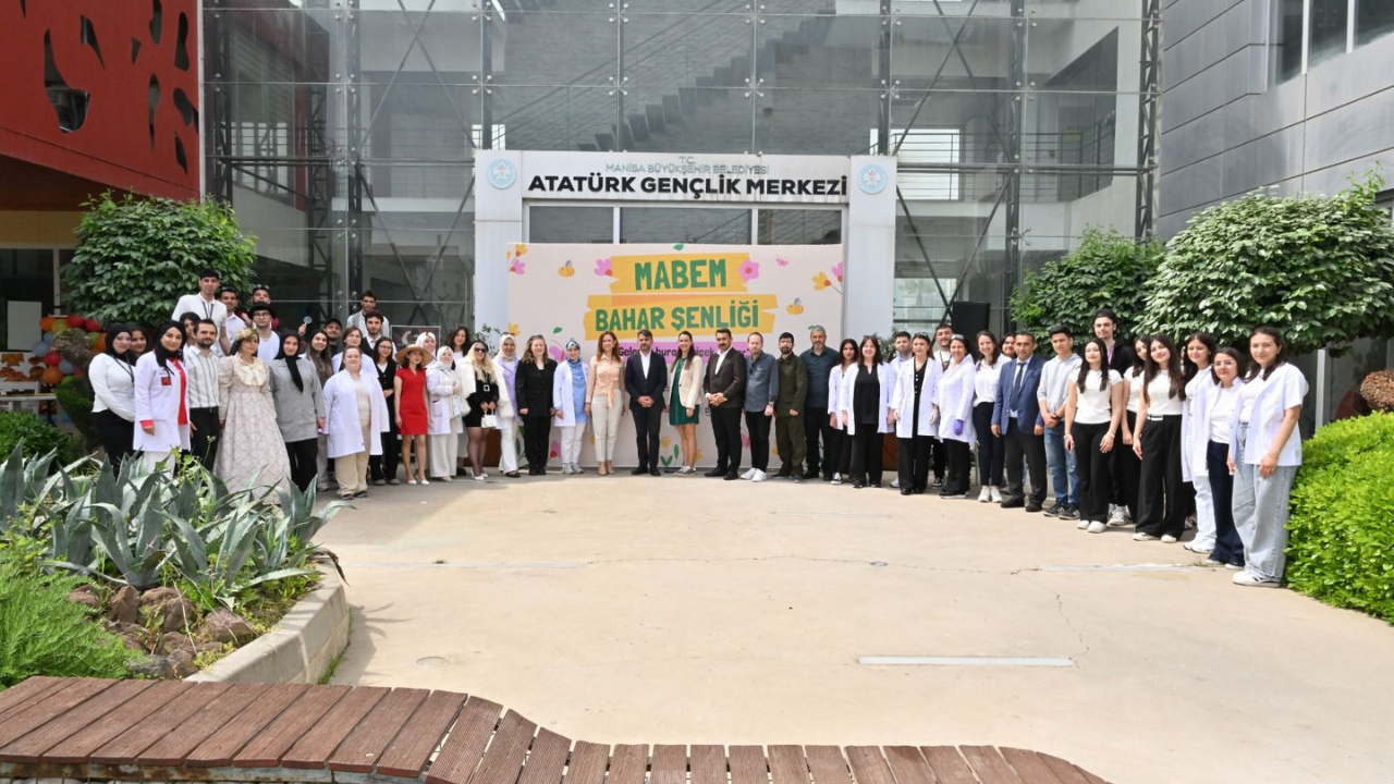 Manisa’da Öğrenciler Bahar Şenliği Ile Geleceğe Çiçek Açtı1