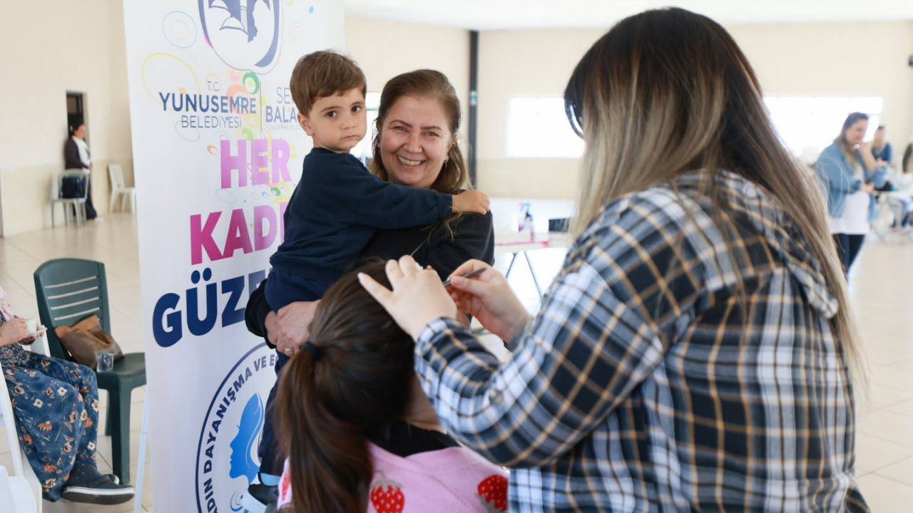 Yunusemre'den Yağcilar Ve Asmacikli Kadinlara Ki̇şi̇sel Bakim Hi̇zmeti̇1