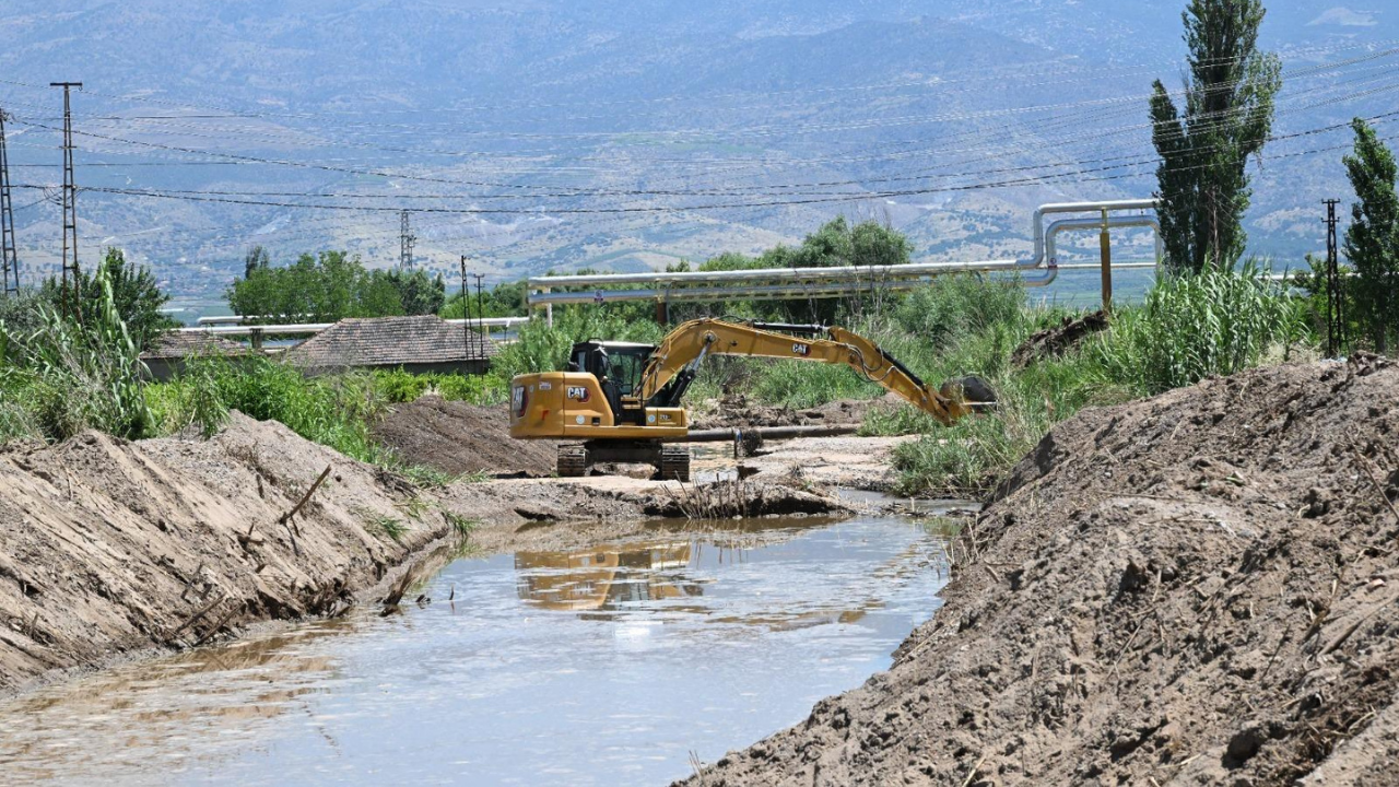 Alaşehir’de Zeytinçayı Deresi Temizlendi2