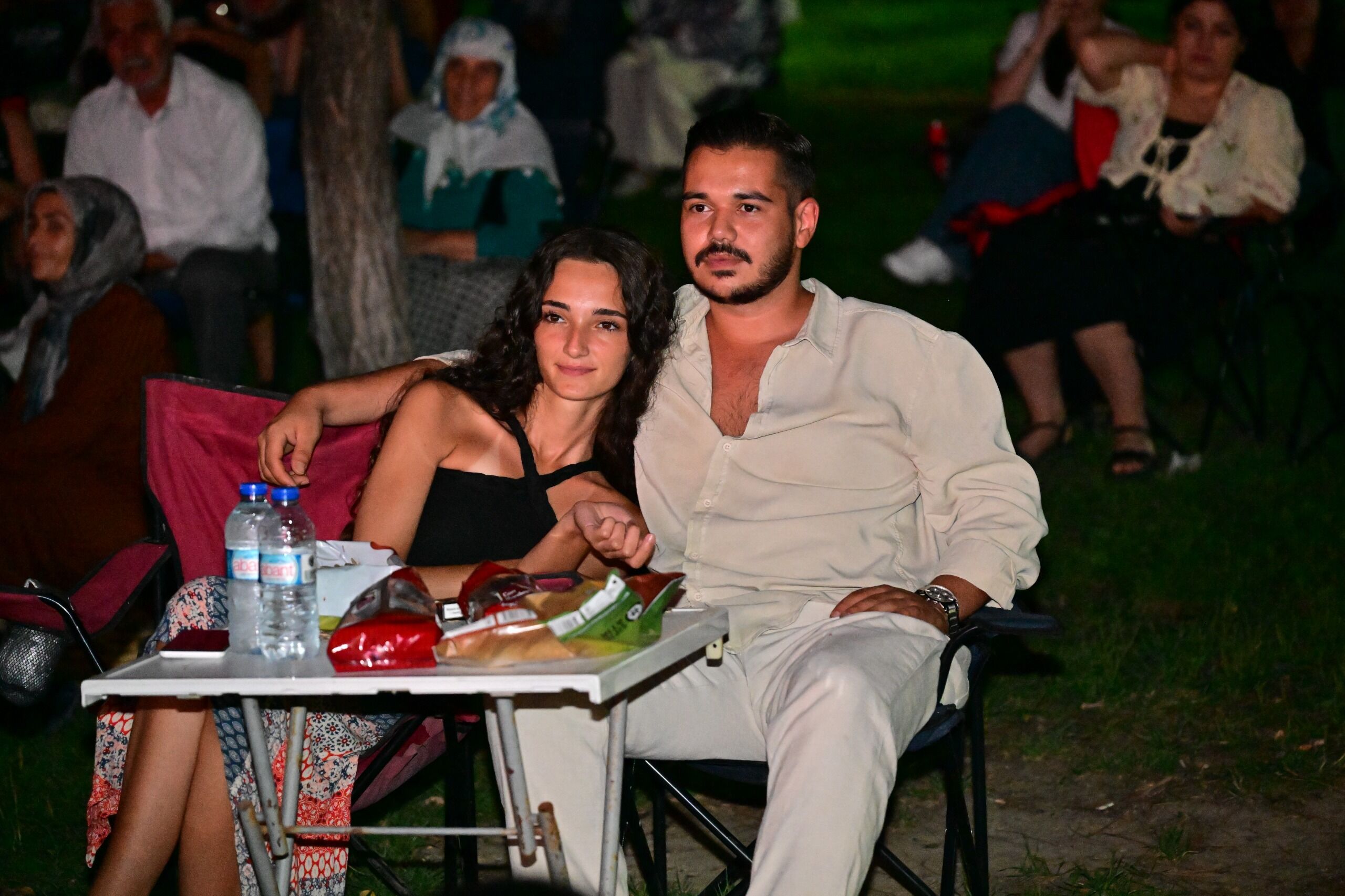 Açık Hava Sinema Geceleri Manisalılara Nostalji Rüzgârı Estiriyor (4)