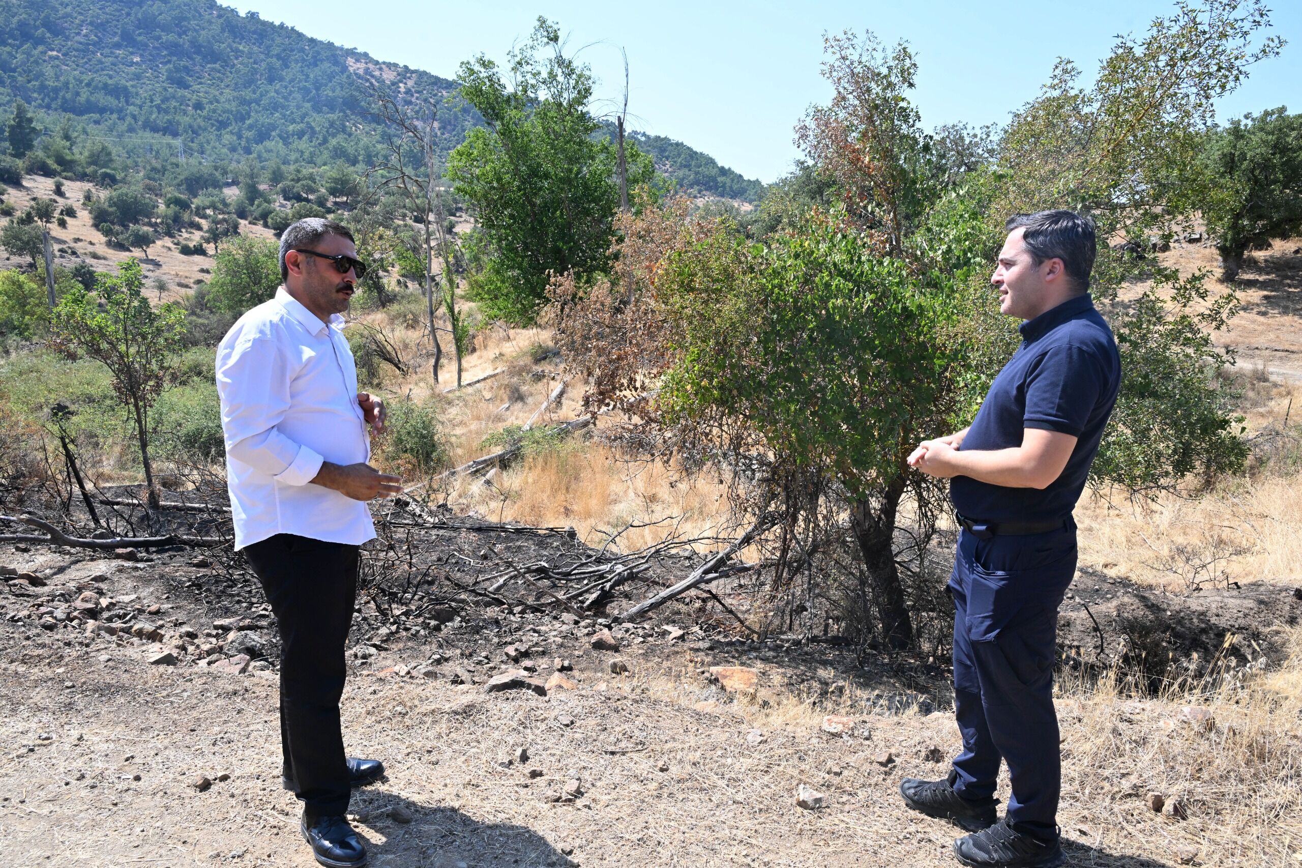 Büyükşehir’in Tankeri Yangının Köye Ulaşmasını Engelledi (2)