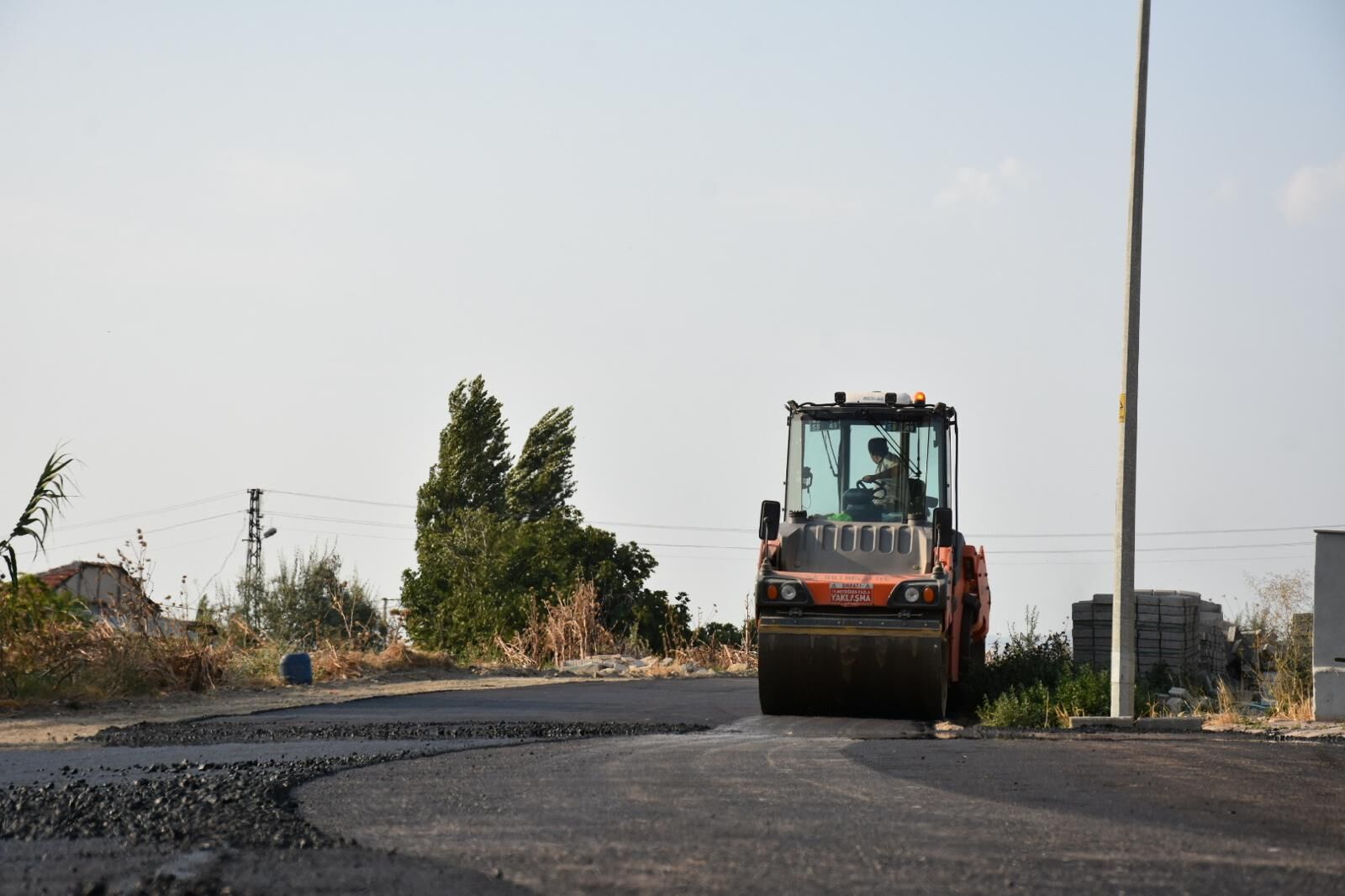 Salihli Belediyesi Keli Mahallesi'nde 2 Bin 250 Ton Sıcak Asfalt Çalışmasını Tamamladı (7)