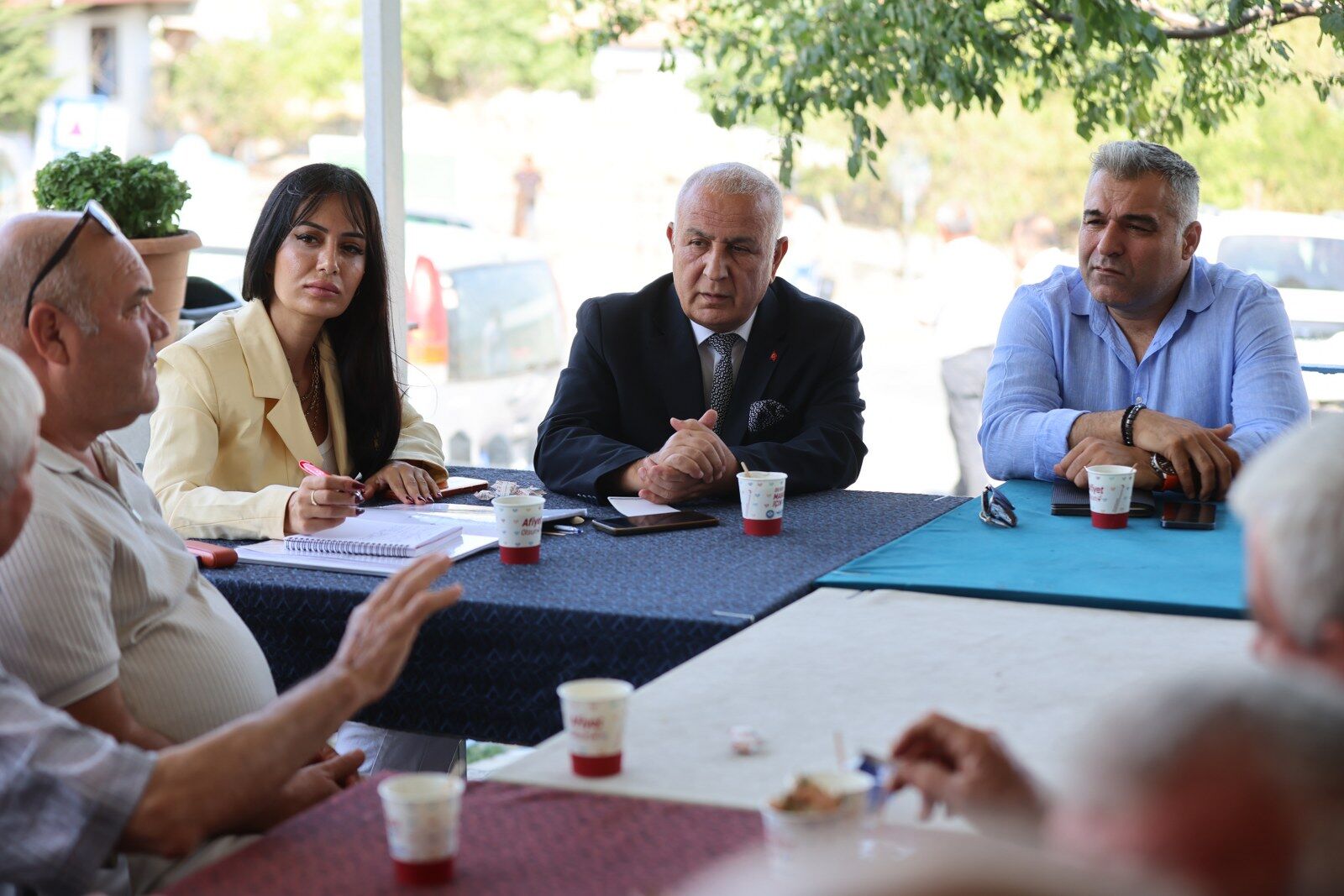 Yunusemre Ve Büyükşehi̇r'den Mahalleleri̇n İhti̇yaçlarina Yeri̇nde Tespi̇t1