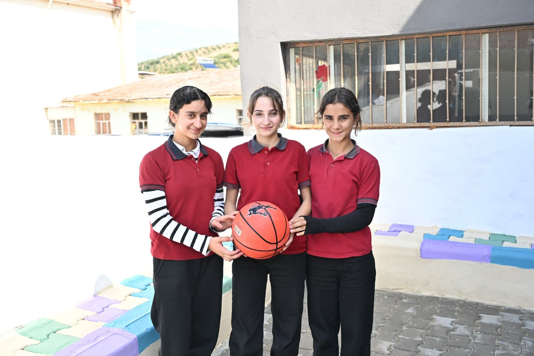 Büyükşehir Belediyesi Okulların Spor Altyapısını Güçlendiriyor (3)