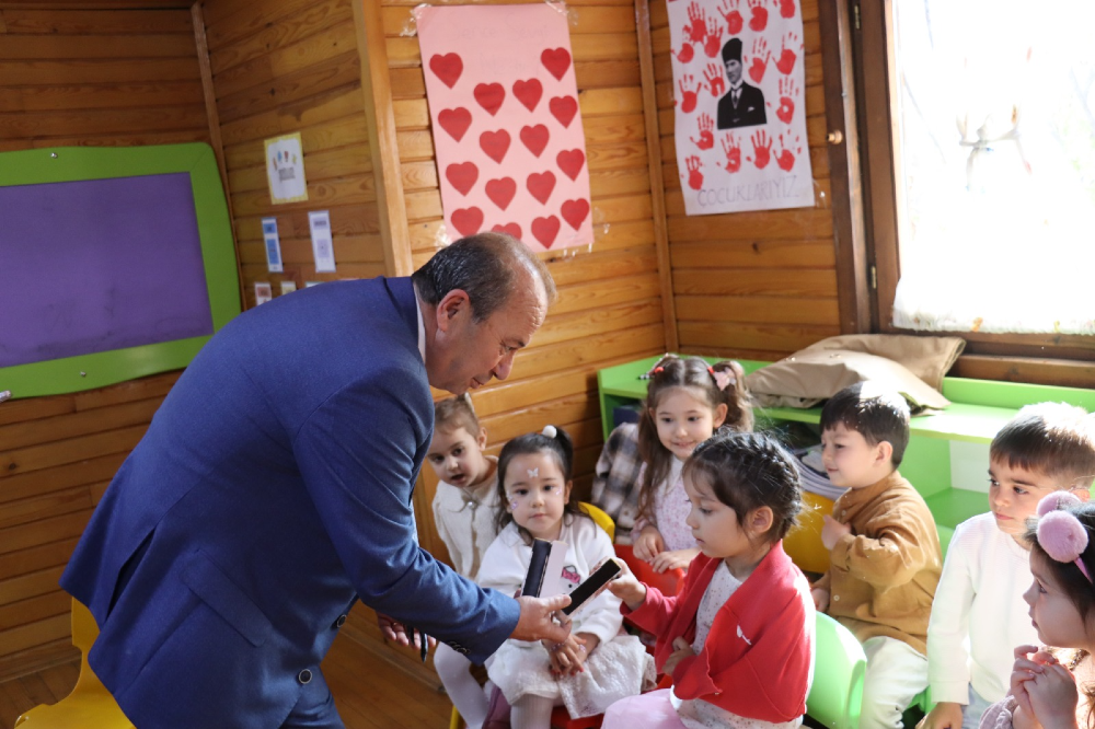 Yunusemre'de Mi̇ni̇klere Ağiz Ve Di̇ş Sağliği Eği̇ti̇mleri̇ Sürüyor1